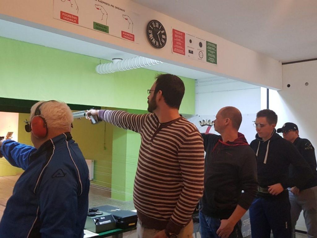 strijelci zračni pištolj u rovinju nedeljko čakalo, ivan sapundžić i dragan poropat
