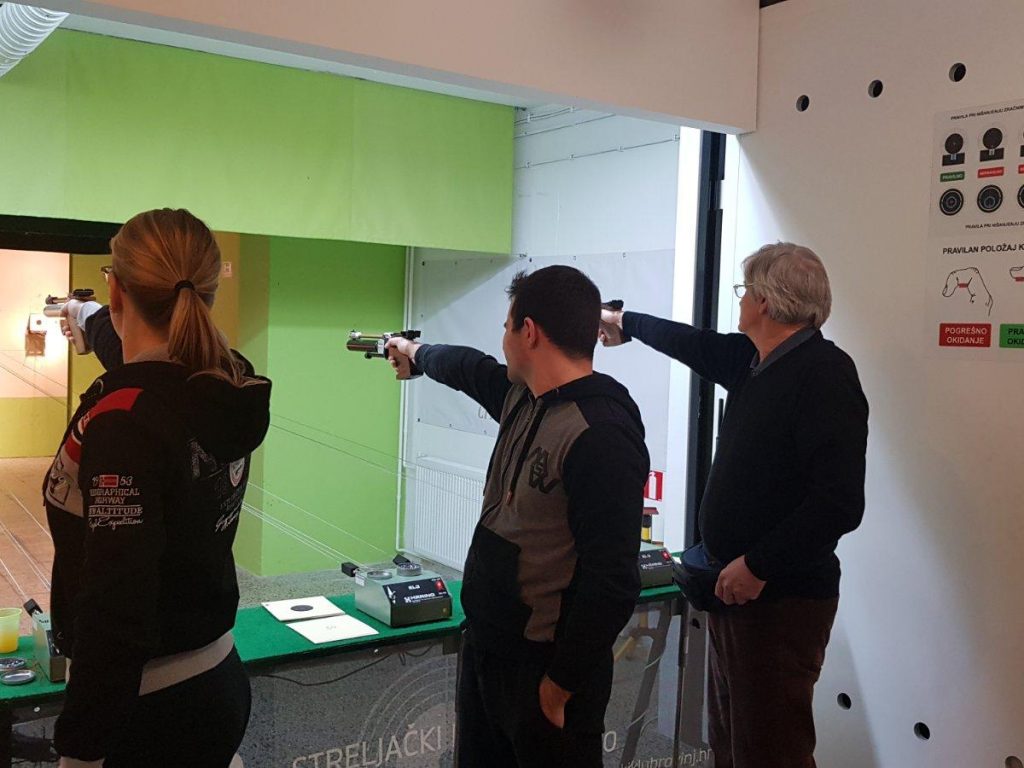 Emin kugić strijelac streljačkog kluba rovinj na natjecanju u Rovinju