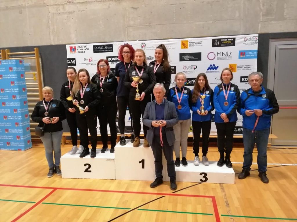Proglašenje najboljih natjecatelja zračna puška žene Rovinj Snježana pejčić